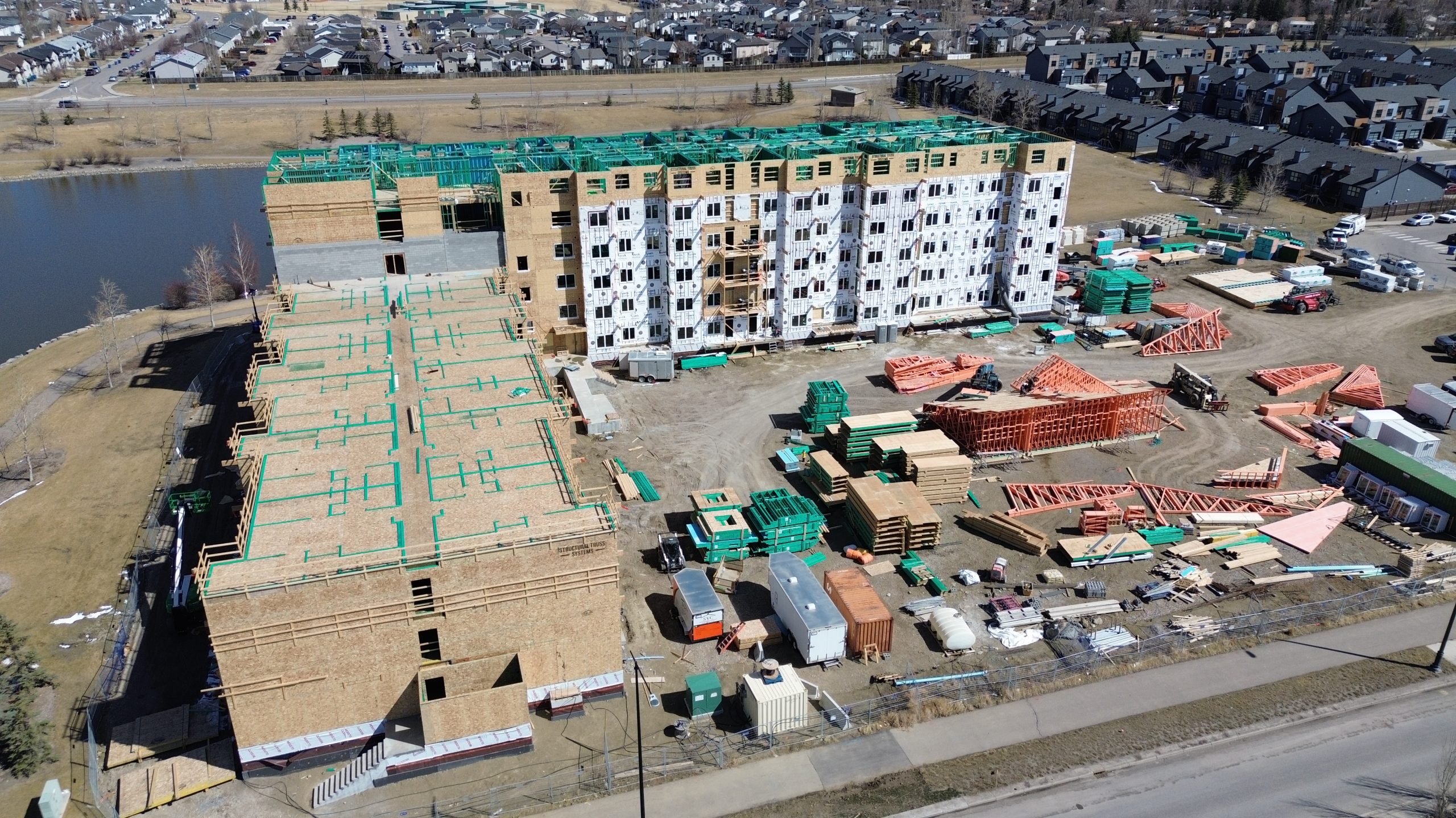 DCIM100MEDIADJI_0972.JPG Arbutus six story build using BarrierTek treated wall panels, floor cassettes and roof trusses.